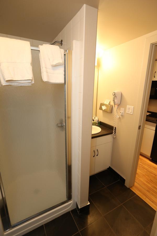 Platinum Residences Fort Mcmurray Esterno foto