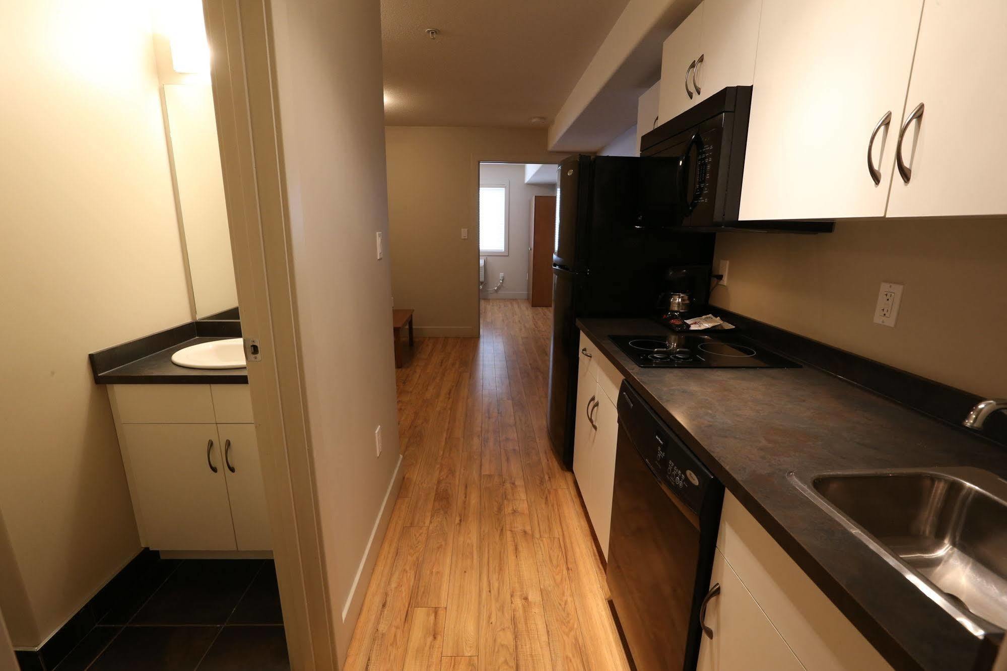Platinum Residences Fort Mcmurray Esterno foto