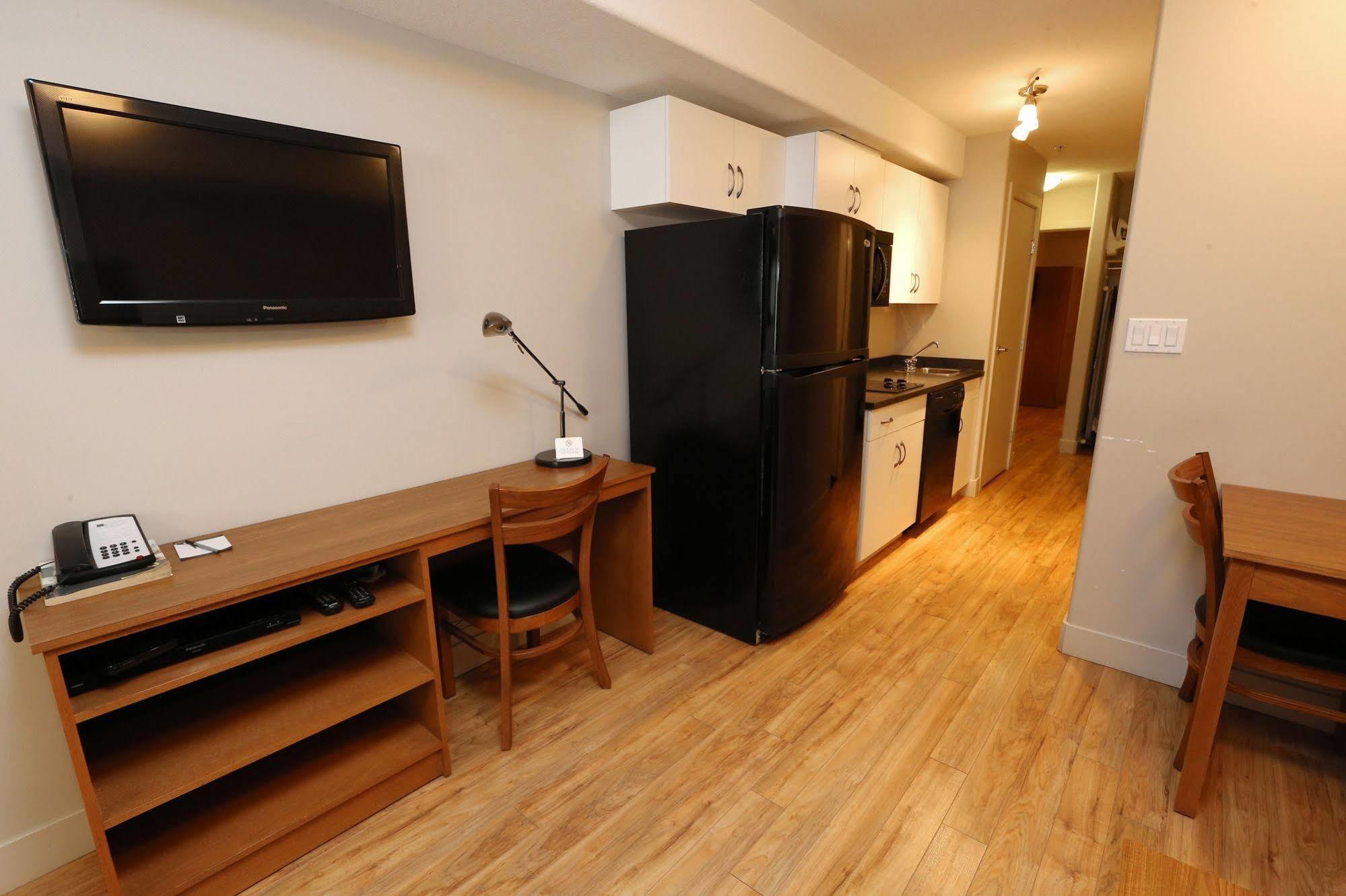 Platinum Residences Fort Mcmurray Esterno foto