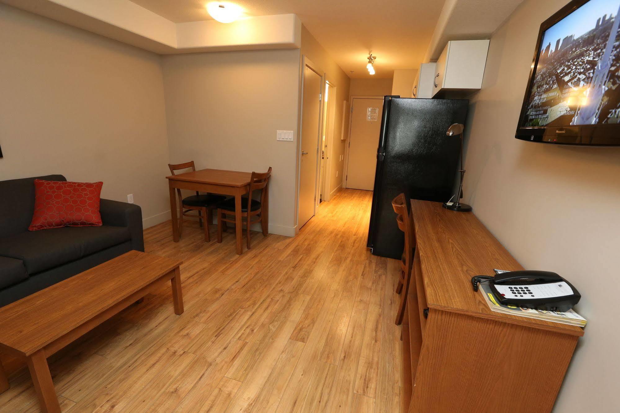 Platinum Residences Fort Mcmurray Esterno foto