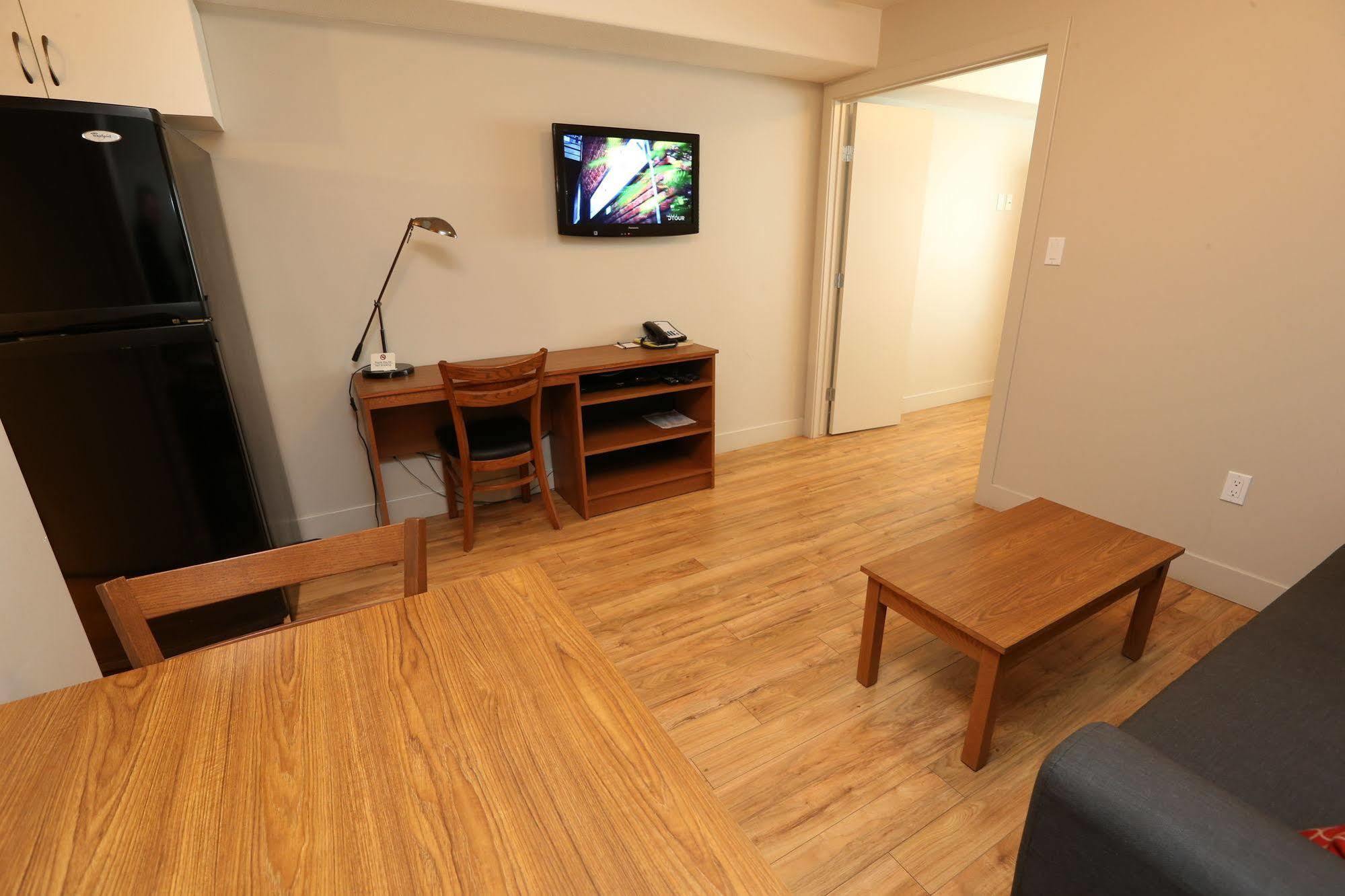 Platinum Residences Fort Mcmurray Esterno foto