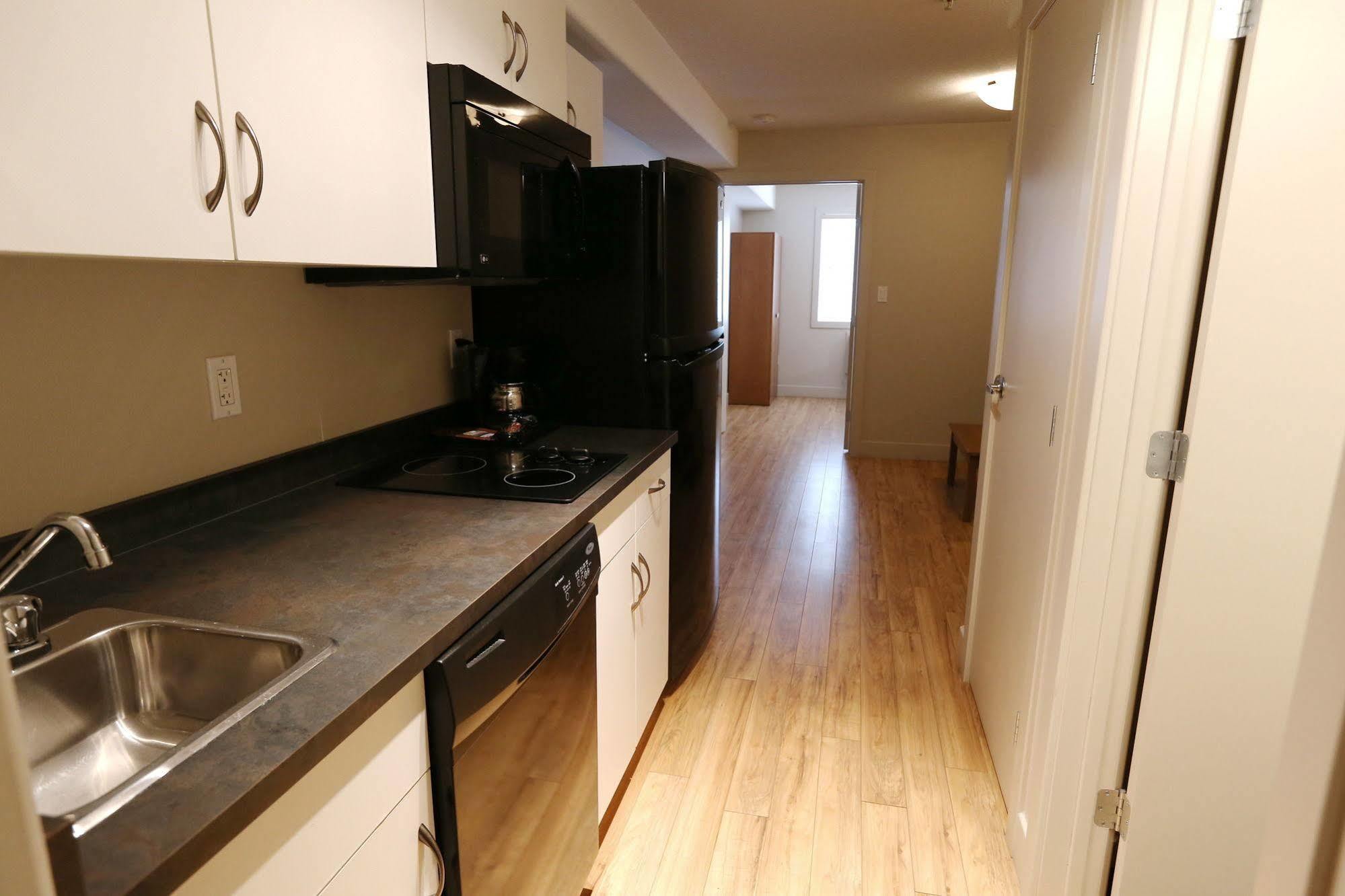 Platinum Residences Fort Mcmurray Esterno foto