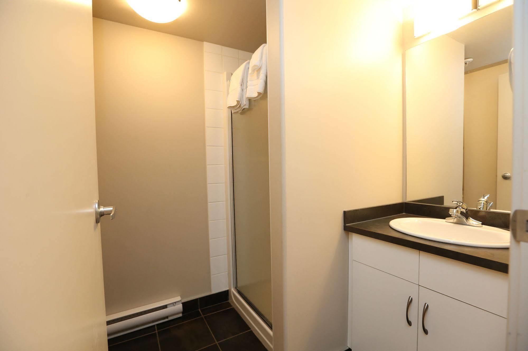 Platinum Residences Fort Mcmurray Esterno foto