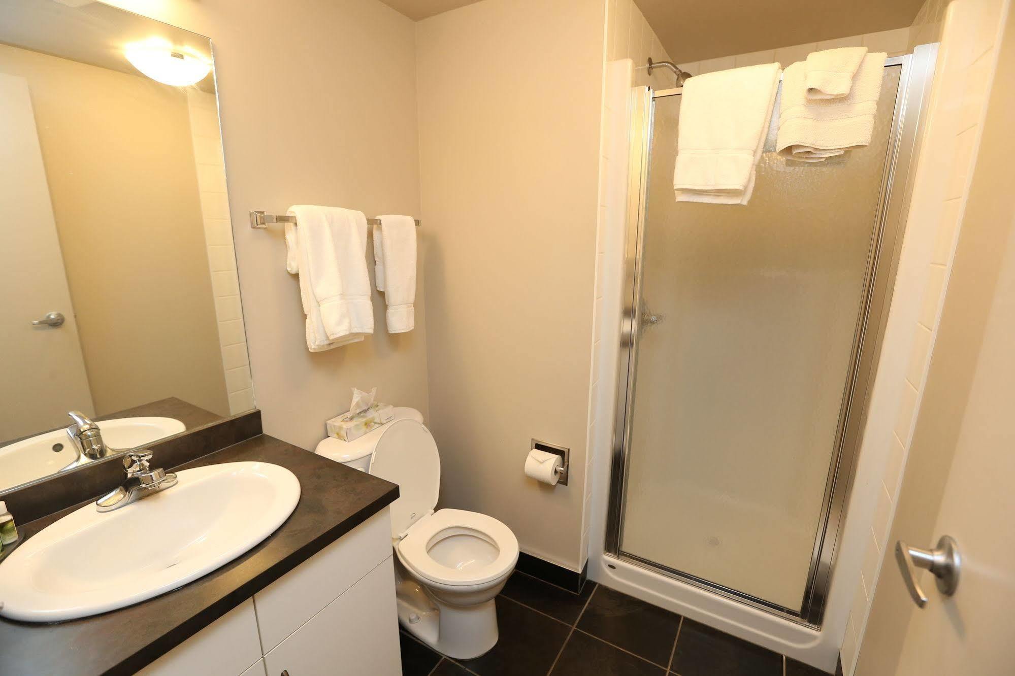 Platinum Residences Fort Mcmurray Esterno foto