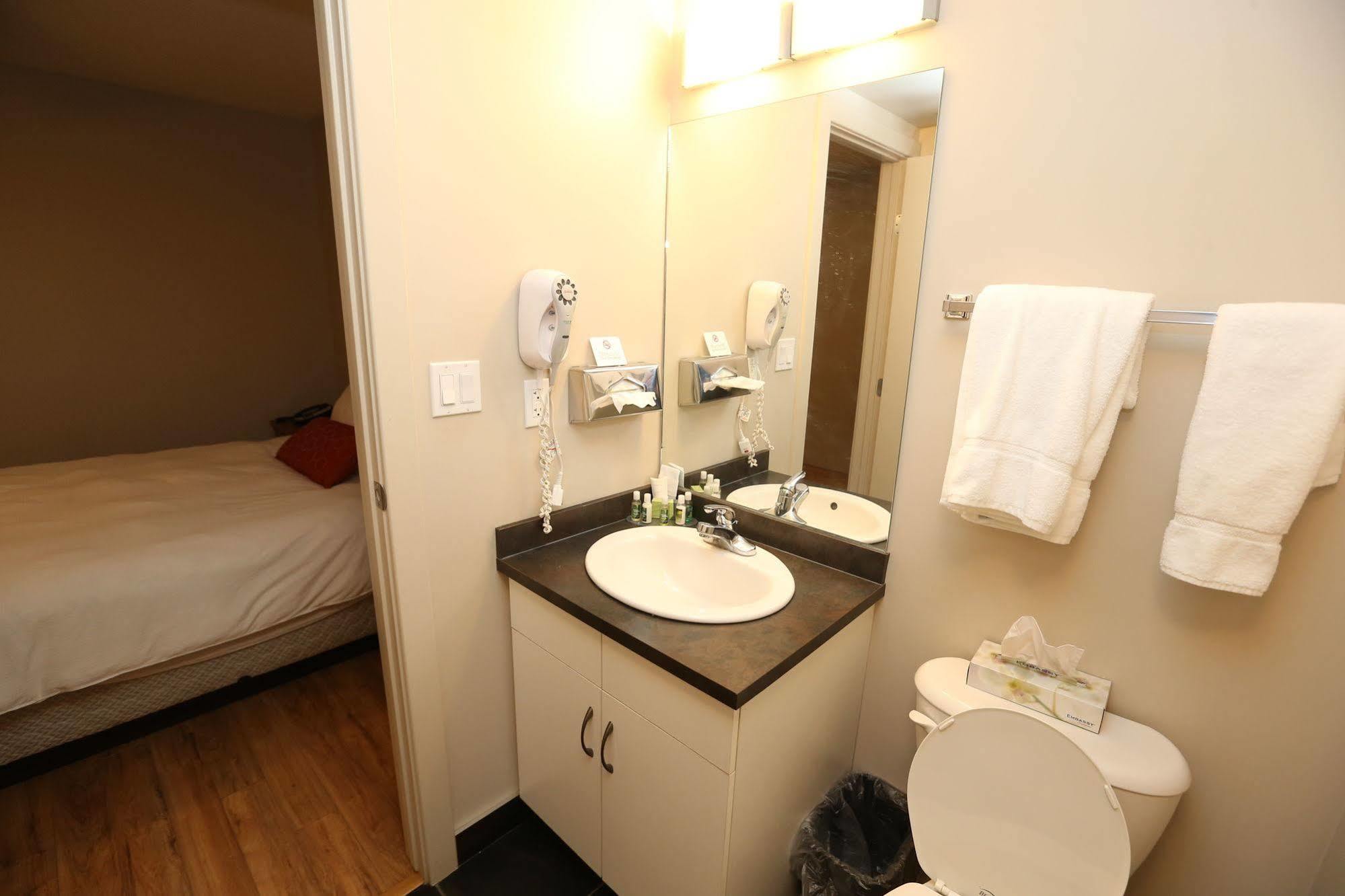 Platinum Residences Fort Mcmurray Esterno foto