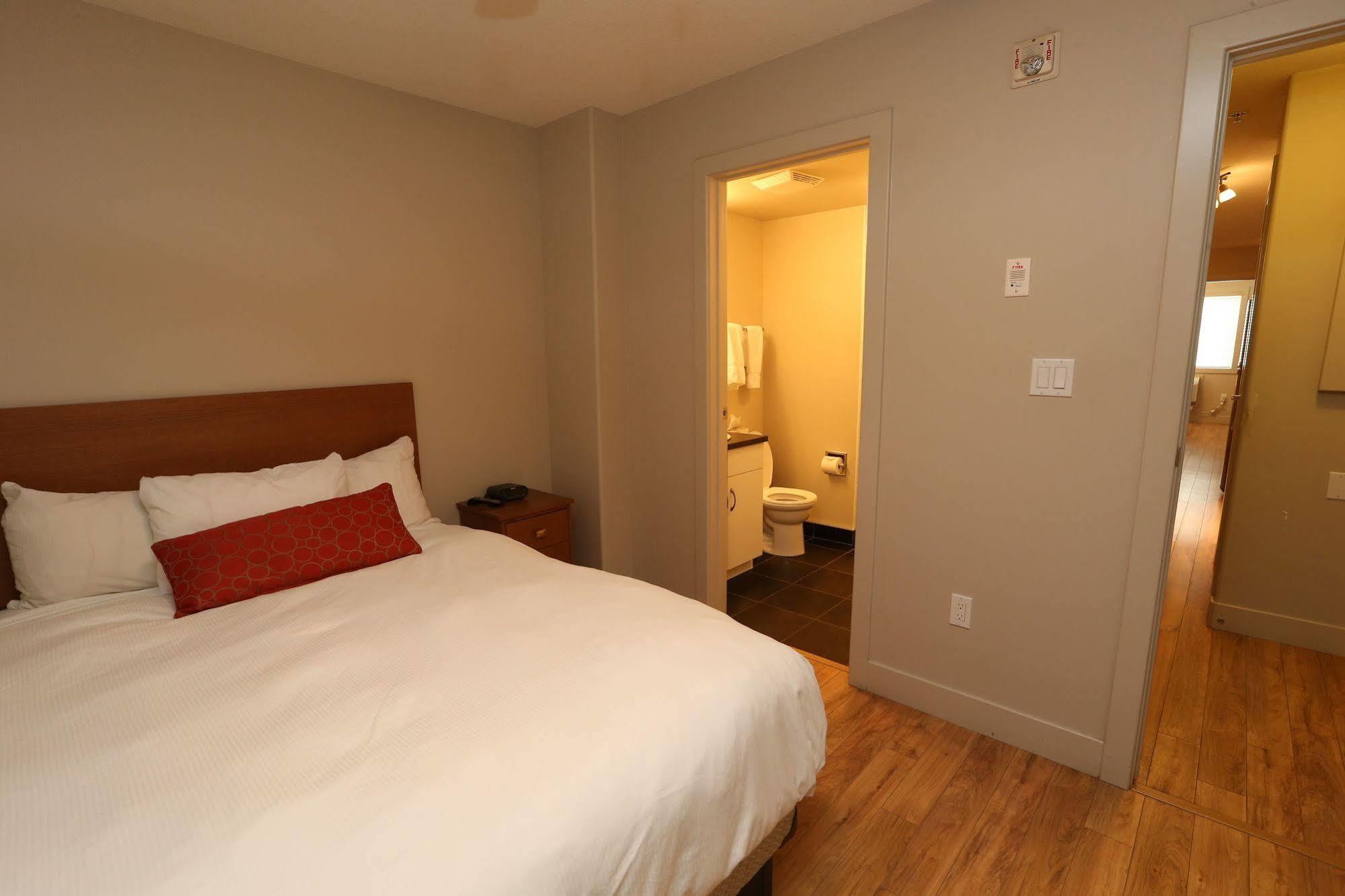 Platinum Residences Fort Mcmurray Esterno foto